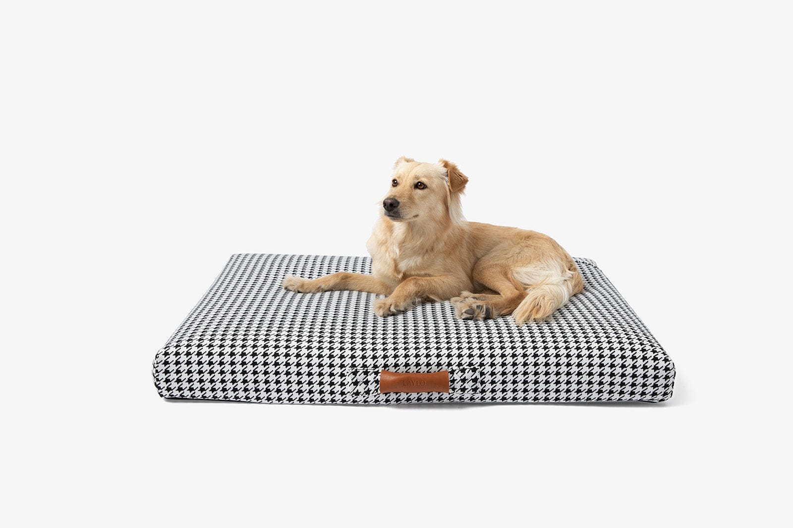 https://www.laylopets.com/cdn/shop/products/laylo-pets-lay-lo-pets-houndstooth-dog-bed-or-bed-cover-lay-lo-31744219807930_2048x2048.jpg?v=1656305867